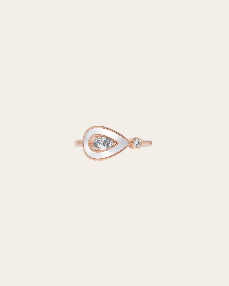 MOTHER OF PEARL SYGNA RING